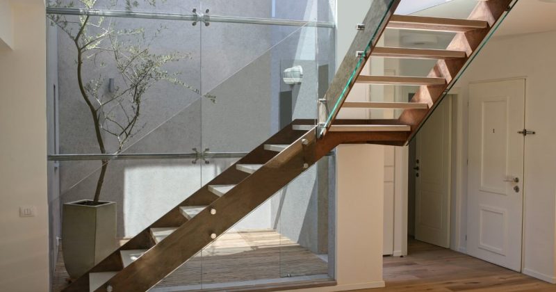 מדרגות ברזל קורטן ועץ אלון אמריקאי מולבן בוילה ברמת השרון
